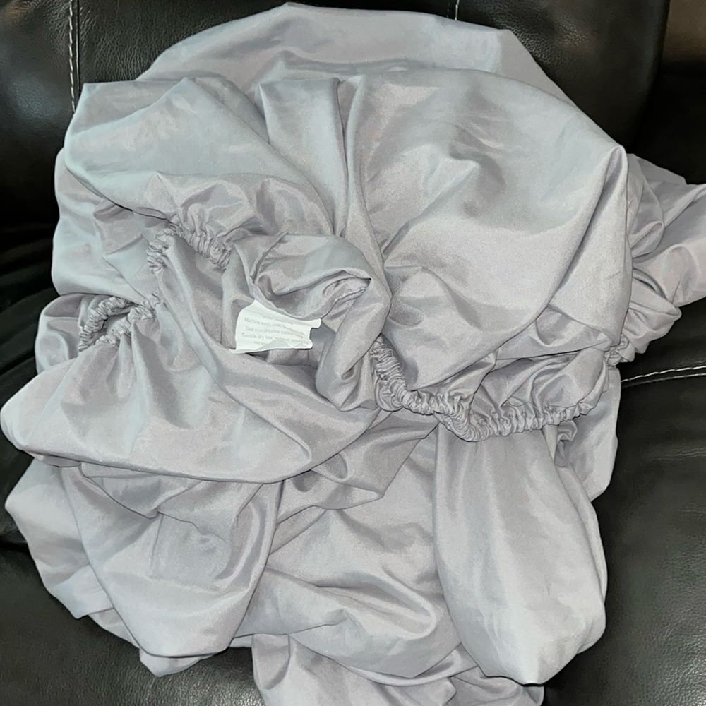 Two (2) Gray grey Twin XL fitted sheets sheet -100% polyeste